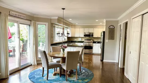 Kitchen - 4682 Middle Rd, Gurnee, IL 60031 photo 2 of 3