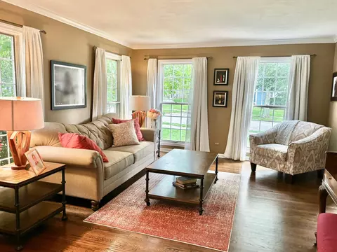 Living - 4682 Middle Rd, Gurnee, IL 60031 photo 2 of 5