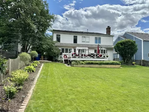 Exterior - 4682 Middle Rd, Gurnee, IL 60031 photo 2 of 8