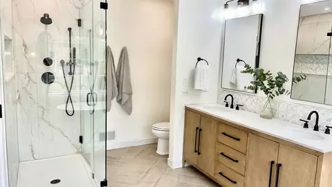 Bath - 4682 Middle Rd, Gurnee, IL 60031 photo 2 of 7