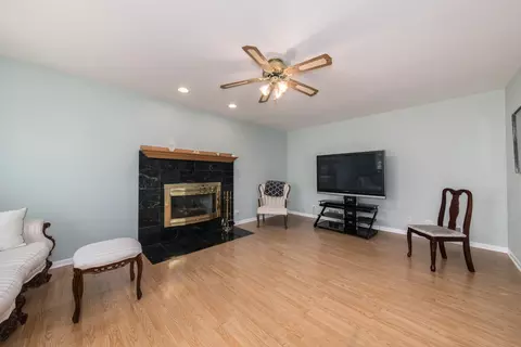 590 Denoyer Trl, Wheeling, IL 60090 photo 12