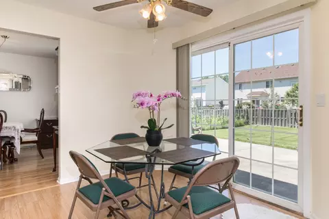 590 Denoyer Trl, Wheeling, IL 60090 photo 9