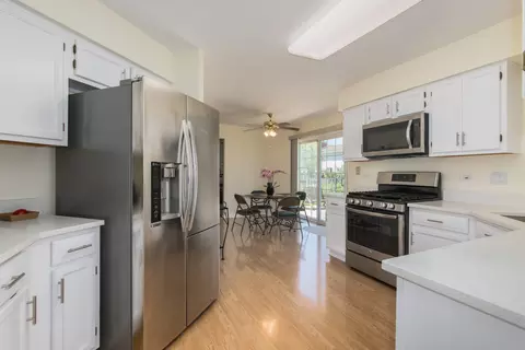 590 Denoyer Trl, Wheeling, IL 60090 photo 7