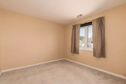 590 Denoyer Trl, Wheeling, IL 60090 photo 18