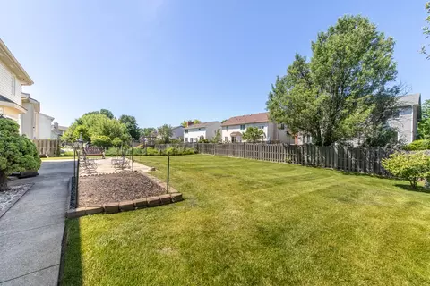 590 Denoyer Trl, Wheeling, IL 60090 photo 29