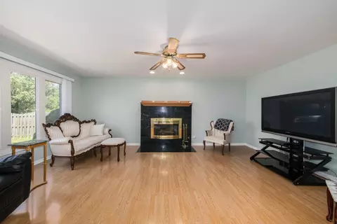 590 Denoyer Trl, Wheeling, IL 60090 photo 11