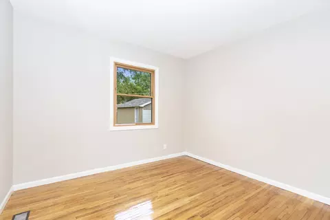 Bedroom - 892 Taylor Ave, Aurora, IL 60506 photo 2 of 3
