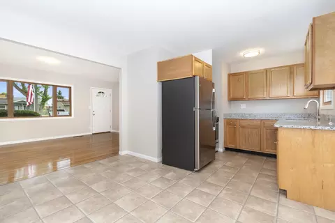 Kitchen - 892 Taylor Ave, Aurora, IL 60506 photo 1 of 2