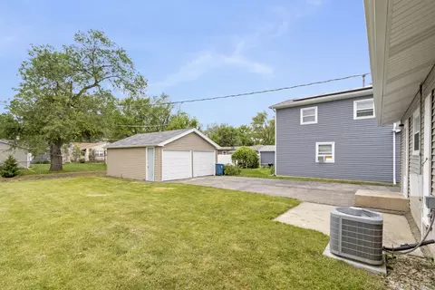 Exterior - 892 Taylor Ave, Aurora, IL 60506 photo 3 of 4