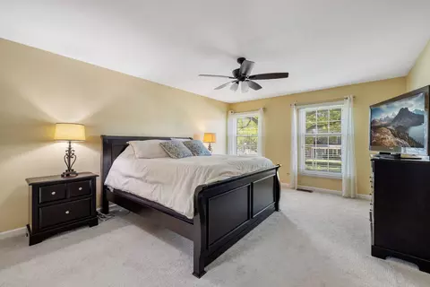 453 Brighton Dr, Wheaton, IL 60189 photo 32