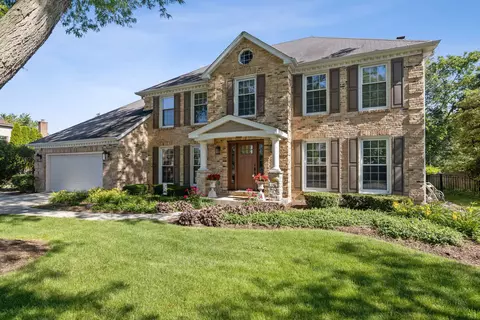 453 Brighton Dr, Wheaton, IL 60189
