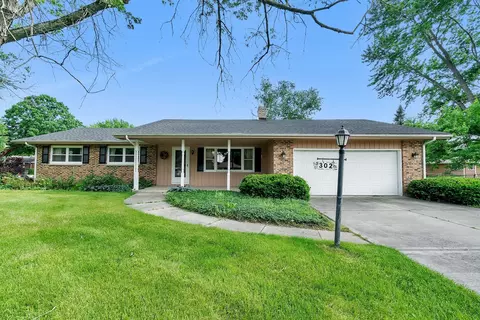 302 Pleasure Dr, Yorkville, IL 60560