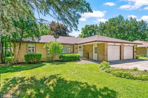 232 Yolane Dr, Sugar Grove, IL 60554