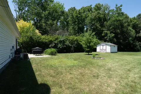 98 E Sycamore St, Normal, IL 61761 photo 11