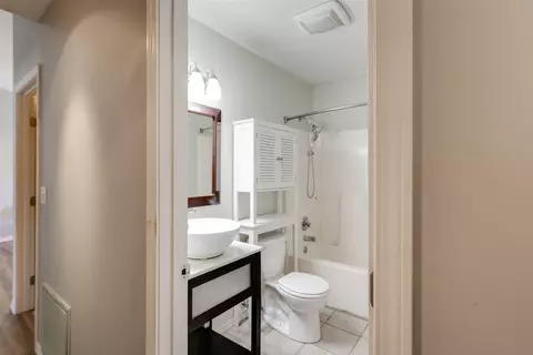 98 E Sycamore St, Normal, IL 61761 photo 15