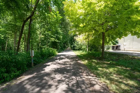 98 E Sycamore St, Normal, IL 61761 photo 3