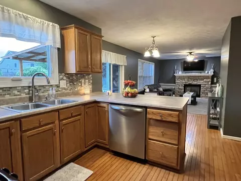 Kitchen - 3125 Auburn Rd, Bloomington, IL 61704 photo 2 of 3