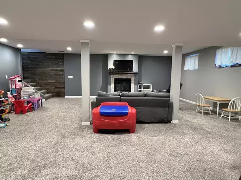 Living - 3125 Auburn Rd, Bloomington, IL 61704 photo 5 of 5