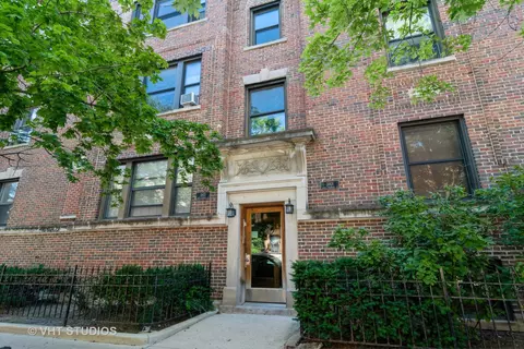 3803 N Fremont St #J, Chicago, IL 60613