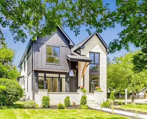 940 Spruce St, Glenview, IL 60025