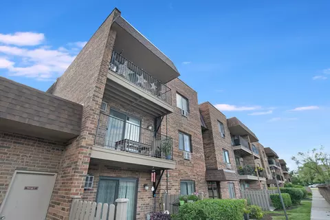 3523 Central Rd #203, Glenview, IL 60025
