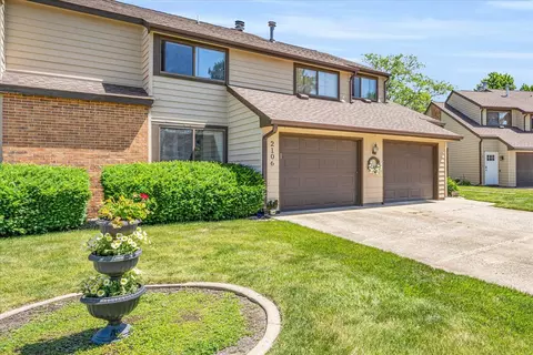 2106 Harbortown Cir #2106, Champaign, IL 61821