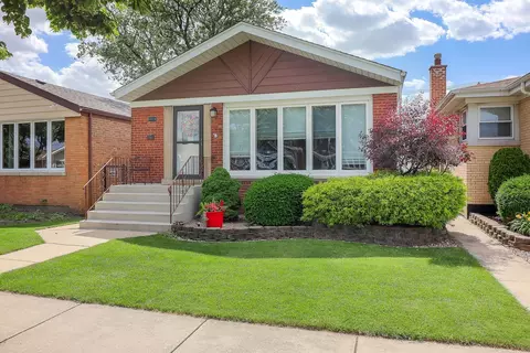 6016 S Moody Ave, Chicago, IL 60638