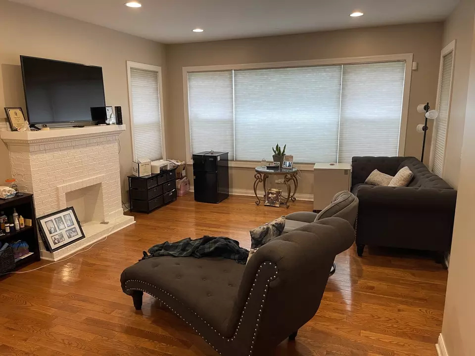  7954 S Yale Ave, Chicago, IL 60620 photo 2