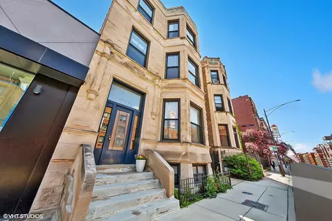 2921 N Halsted St #3W, Chicago, IL 60657
