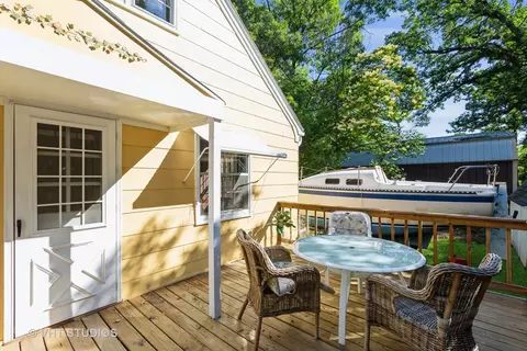 Exterior - 1309 Geringer Rd, Algonquin, IL 60102 photo 2 of 9