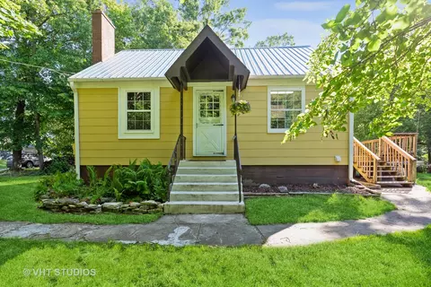1309 Geringer Rd, Algonquin, IL 60102