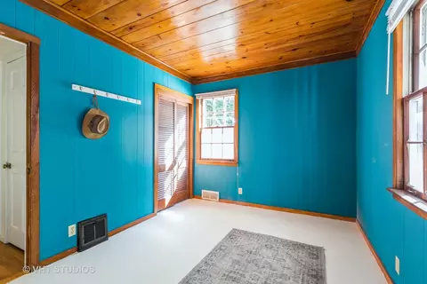 Bedroom - 1309 Geringer Rd, Algonquin, IL 60102 photo 2 of 3