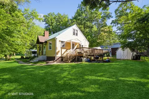 Exterior - 1309 Geringer Rd, Algonquin, IL 60102 photo 1 of 9