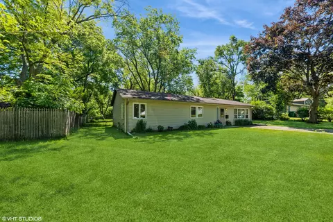 36537 N Beverly Ave, Gurnee, IL 60031