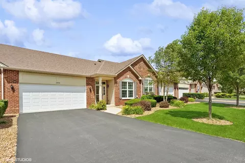 17232 Fontana Ln, Lockport, IL 60441
