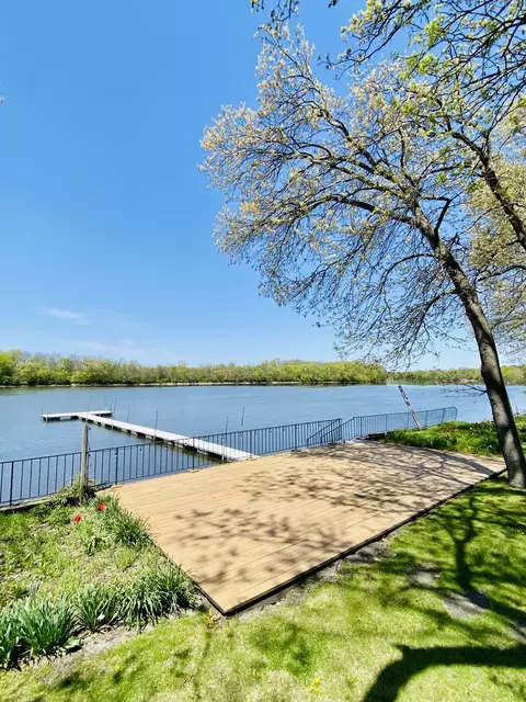 Exterior - 2 Elmwood Dr, Kankakee, IL 60901 photo 4 of 6