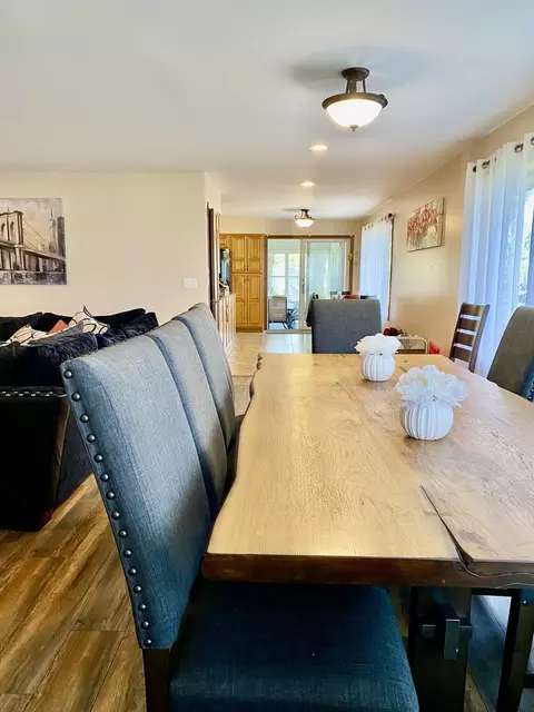 Dining - 2 Elmwood Dr, Kankakee, IL 60901 photo 2 of 3