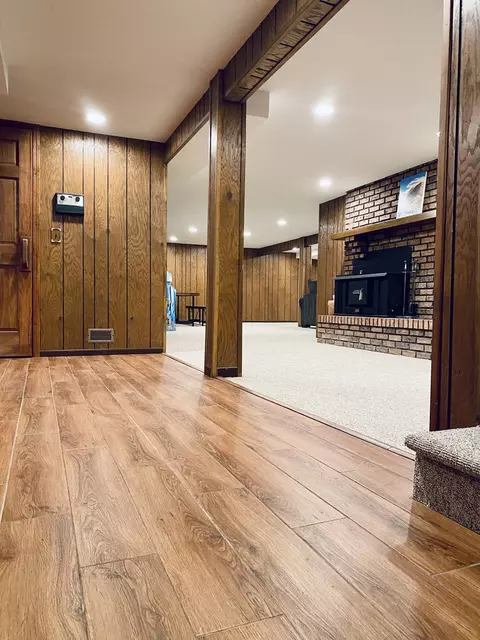 Entry Way - 2 Elmwood Dr, Kankakee, IL 60901 photo 1 of 2