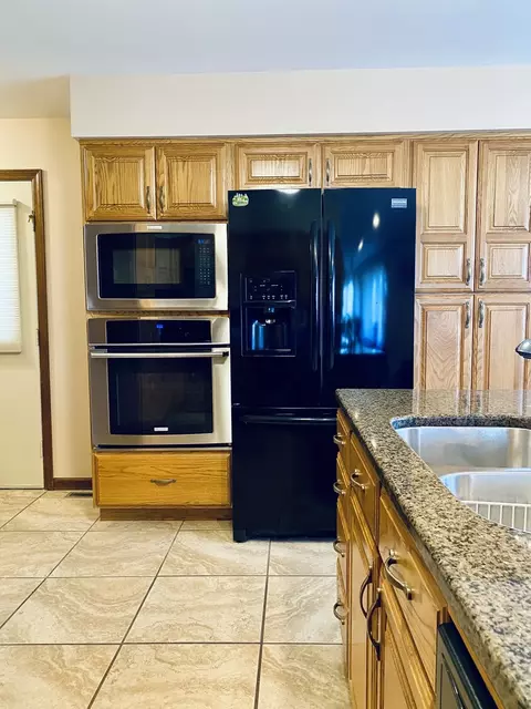Kitchen - 2 Elmwood Dr, Kankakee, IL 60901 photo 2 of 3