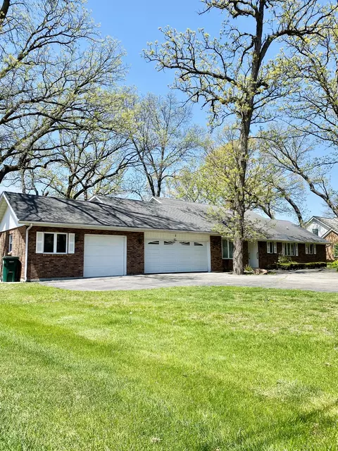 Exterior - 2 Elmwood Dr, Kankakee, IL 60901 photo 6 of 6