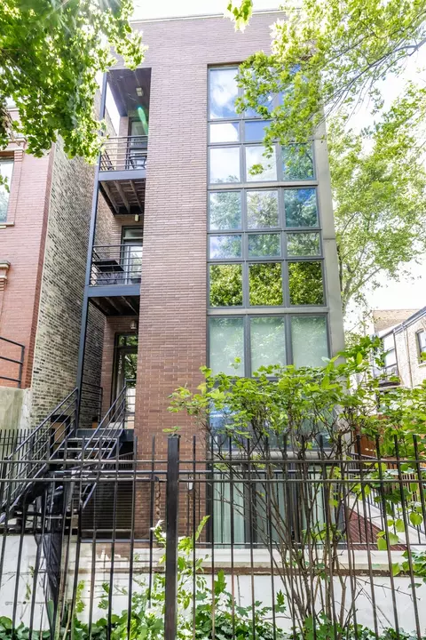 1354 N Campbell Ave #3, Chicago, IL 60622