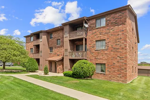15709 Peggy Ln #4, Oak Forest, IL 60452