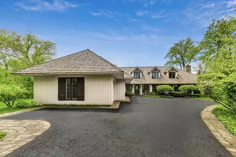 389 Landis Ln, Deerfield, IL 60015