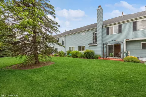 44 Lancaster Cir, Gurnee, IL 60031 photo 17