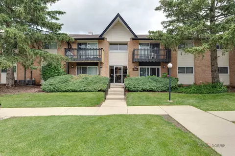 7 A Kingery Quarter #201, Willowbrook, IL 60527