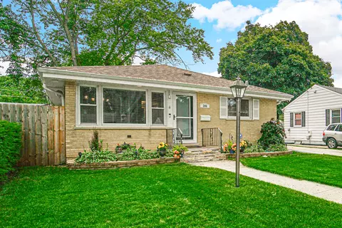 206 N Crest Ave, Bartlett, IL 60103 photo 2