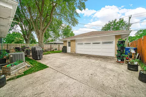206 N Crest Ave, Bartlett, IL 60103 photo 4