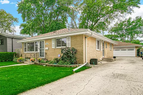 206 N Crest Ave, Bartlett, IL 60103 photo 3