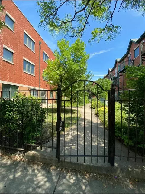 1925 S Wells St, Chicago, IL 60616