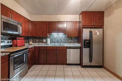 900 S Des Plaines River Rd #2C, Des Plaines, IL 60016 photo 6
